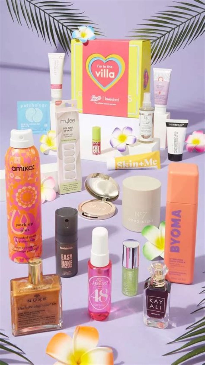 The New HollywoodLife Box is Here — How To Get Over $260 Of Makeup For Under $50