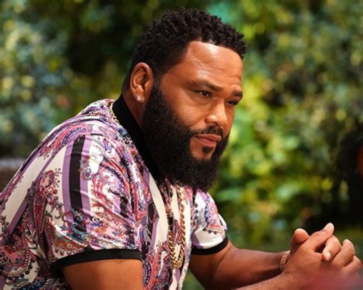 ‘Black-ish’ Sneak Peek: Dre’s Gets Laughed At Over His Biggie Song Idea — Watch