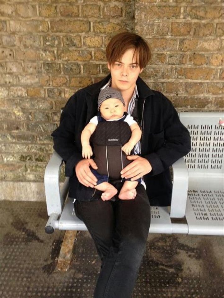 Does Charlie Heaton Have A Baby? Report Claims Love Child With Ex – Hollywood Life