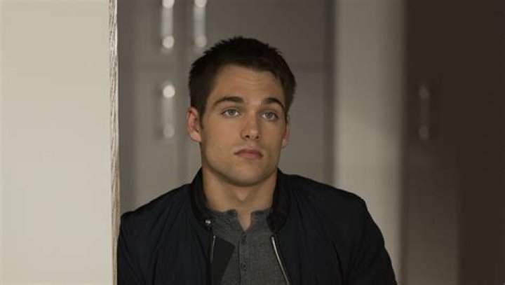 Dylan Sprayberry Interview On ‘Light As A Feather’ After ‘Teen Wolf’ – Hollywood Life