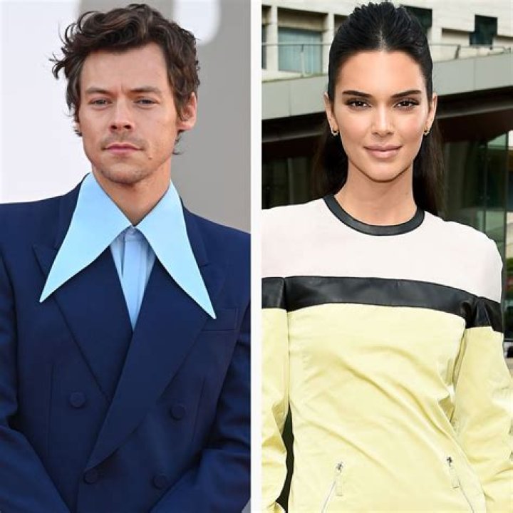 Harry Styles Tells Friends Kendall Jenner Is ‘Boring’ — Report