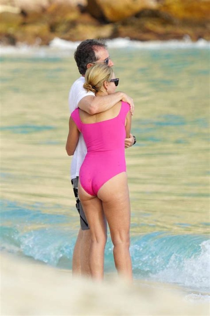 Jessica Seinfeld Rocks Hot Pink Swimsuit In St. Barts: Photos – Hollywood Life