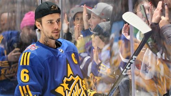 Justin Bieber Gets Riled Up & Nearly Fights Opponent During Hockey Game — Watch