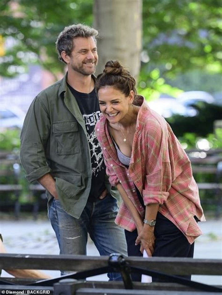 Katie Holmes & Joshua Jackson: Dawson’s Creek Exes Dating After Splits — Report