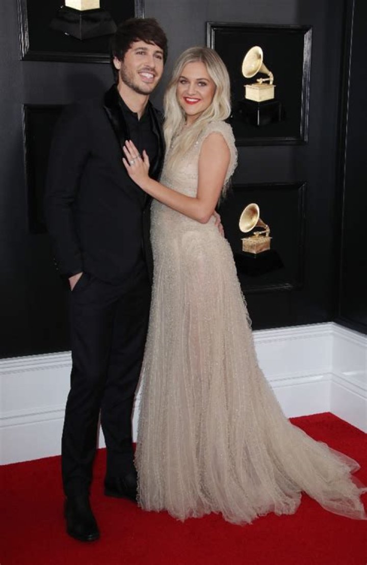 Kelsea Ballerini Talks Morgan Evans Divorce & Discovering Herself – Hollywood Life