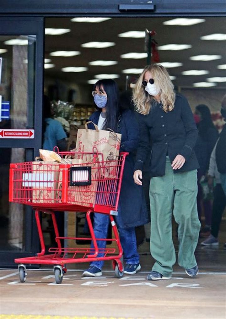 Meg Ryan, 58, Bonds With Daughter Daisy, 16, On Rare Shopping Outing — Pics