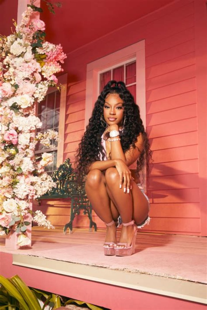 Monaleo Shares Why She Wants To Be ‘Transparent’ With Her Mental Health In Tidal ‘Rising’ Doc