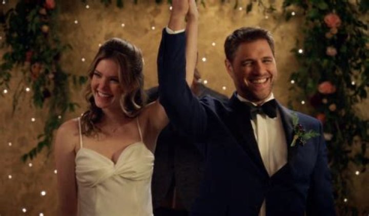 ‘The Bold Type’ Spoilers On Jane’s Decision, Sutton’s Wedding & More – Hollywood Life