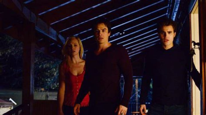 Travelers Take Elena — Season 5 Episode 20 Recap – Hollywood Life