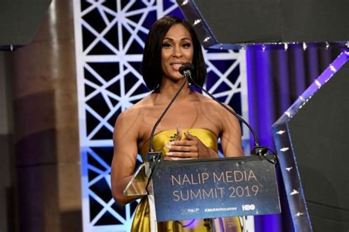 Who Is MJ Rodriguez? 5 Things On The History-Making ‘Pose’ Actress – Hollywood Life